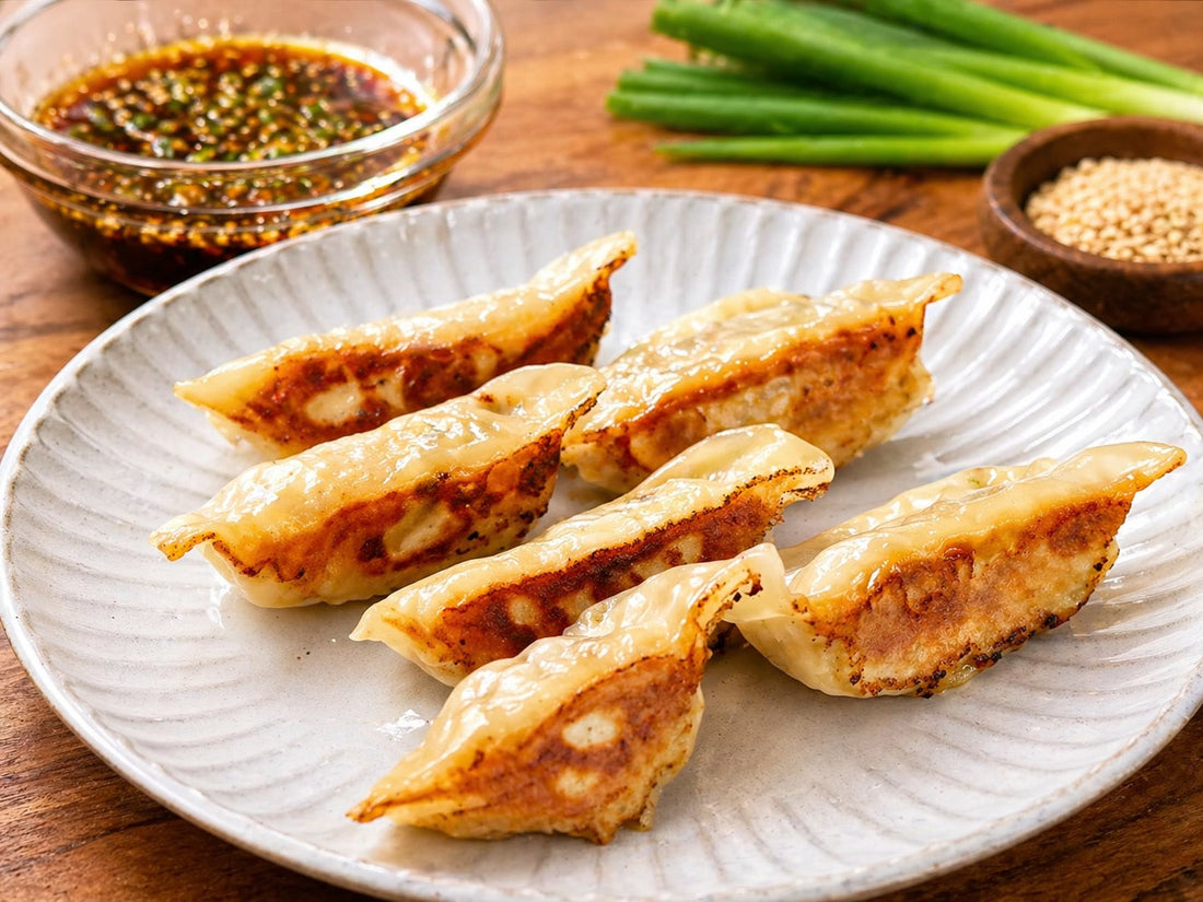 Easy Crispy Dumplings with Spicy Chilli Oil Dipping Sauce Recipe 香脆煎餃配香辣辣蘸醬